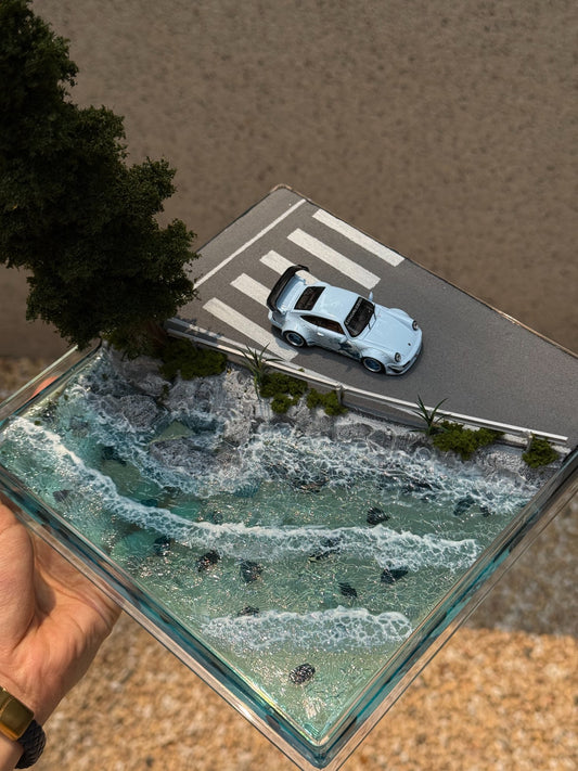 1:64 Scale Seaside Intersection Diorama with Acrylic Case, Resin Ocean Diecast Car Display Base
