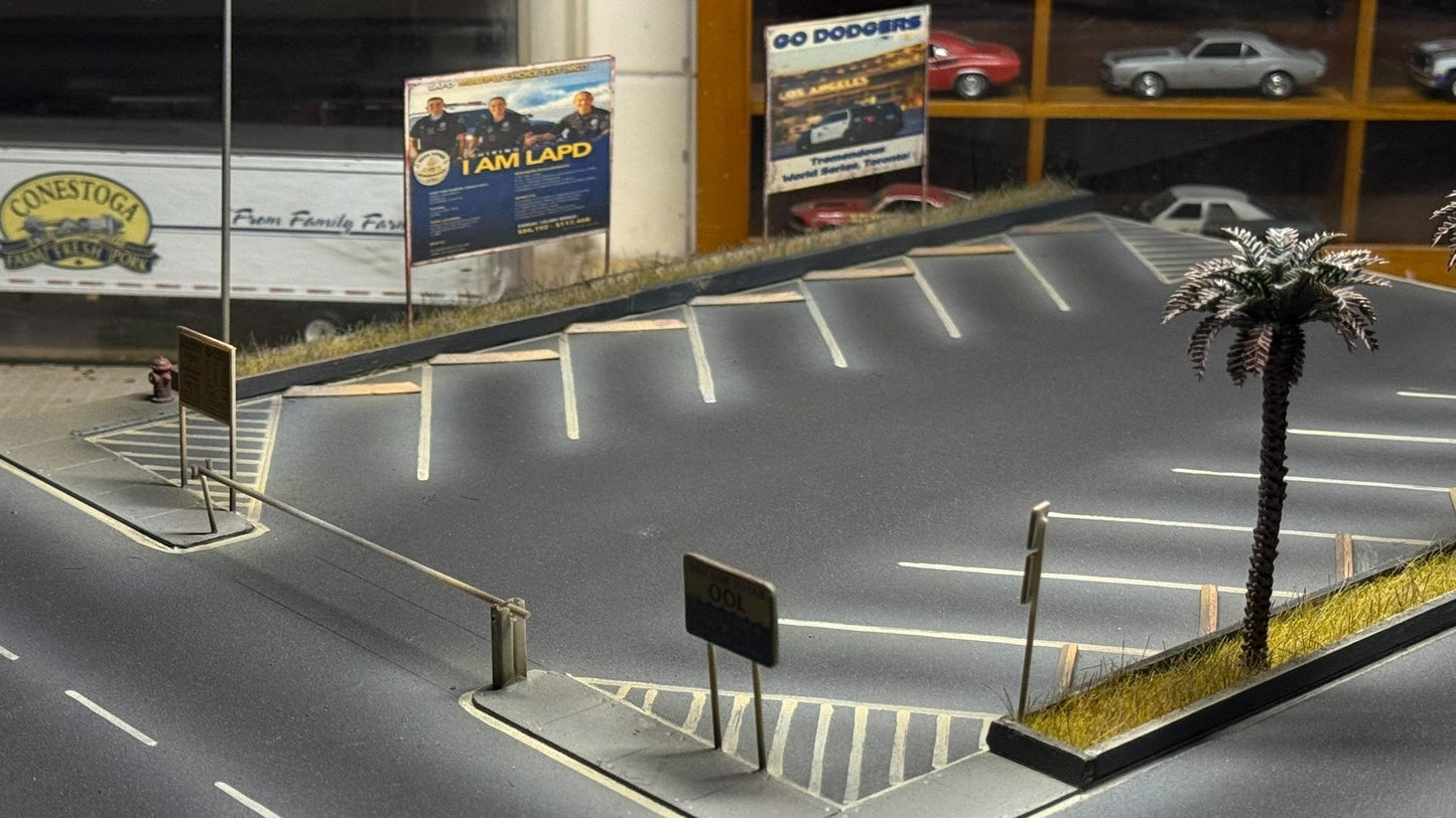 1:64 Scale American Parking Lot Diorama with LED Lights, 14-Bay Diecast Car Display Base